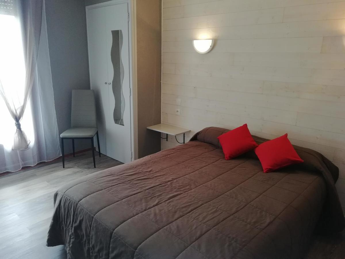 Hotel L'Oustalet Font-Romeu-Odeillo-Via Luaran gambar