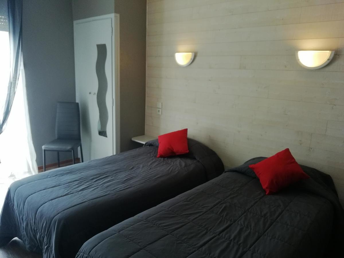 Hotel L'Oustalet Font-Romeu-Odeillo-Via Luaran gambar