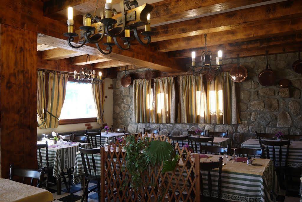 Hotel L'Oustalet Font-Romeu-Odeillo-Via Luaran gambar