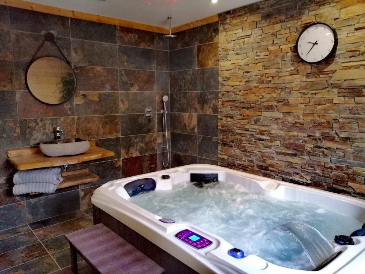 Hotel L'Oustalet Font-Romeu-Odeillo-Via Luaran gambar